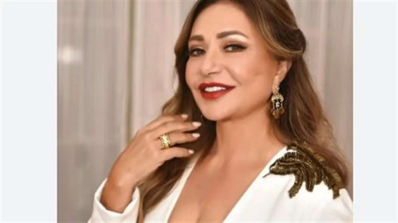 عودة للشاشة.. ليلى علوي تثير الجدل بفيلمها السينمائي الجديد واحتفال عائلي